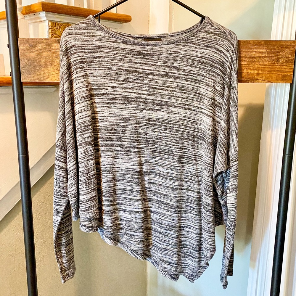 Mossimo gray and black handkerchief hem shirt size XS